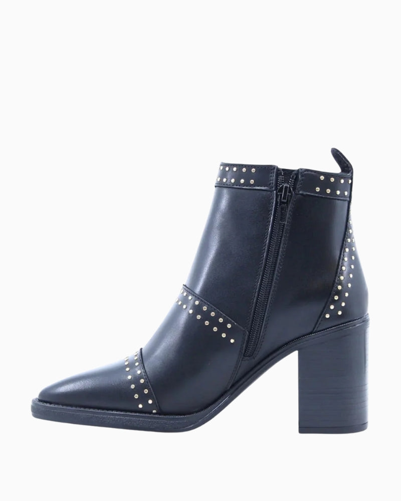 Profile showing 7cm heel and non-slip rubber sole