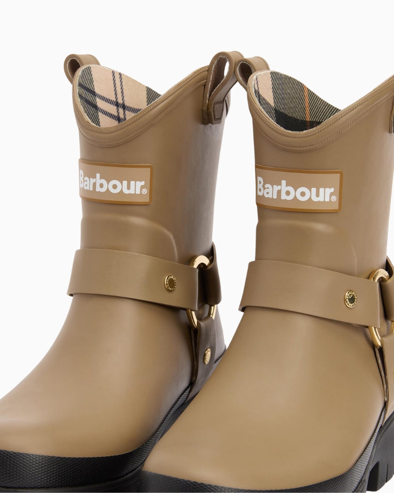 Chunky ring and rivet on beige rubber upper