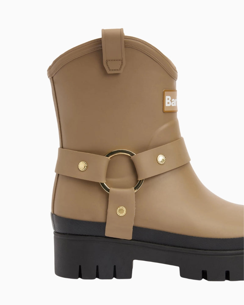 Chunky ring and rivet on beige rubber upper