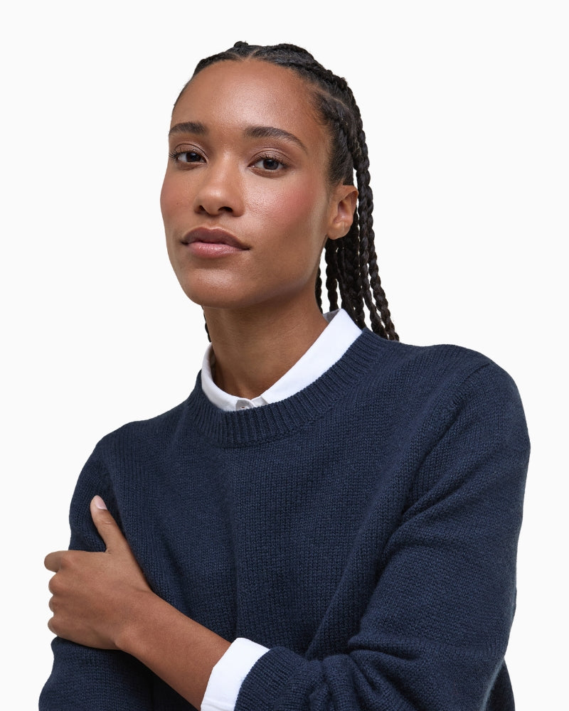 Barbour Woodhouse Cashmere Jumper Navy close-up front neckline