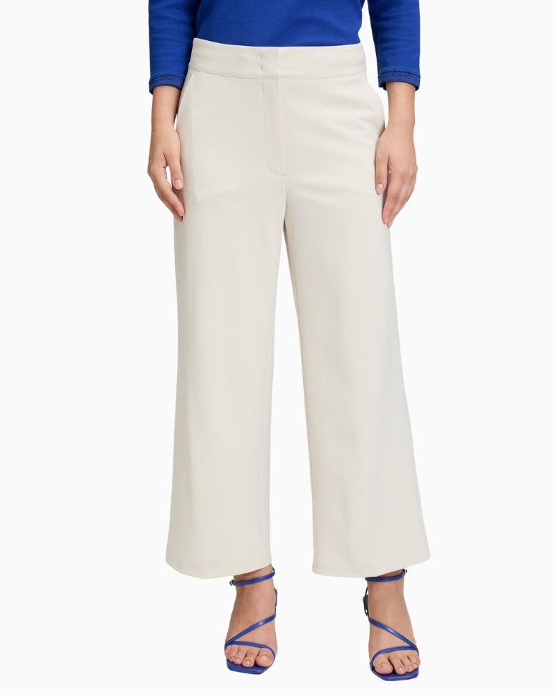 Plain-coloured culottes by Betty Barclay with high waist and side pockets