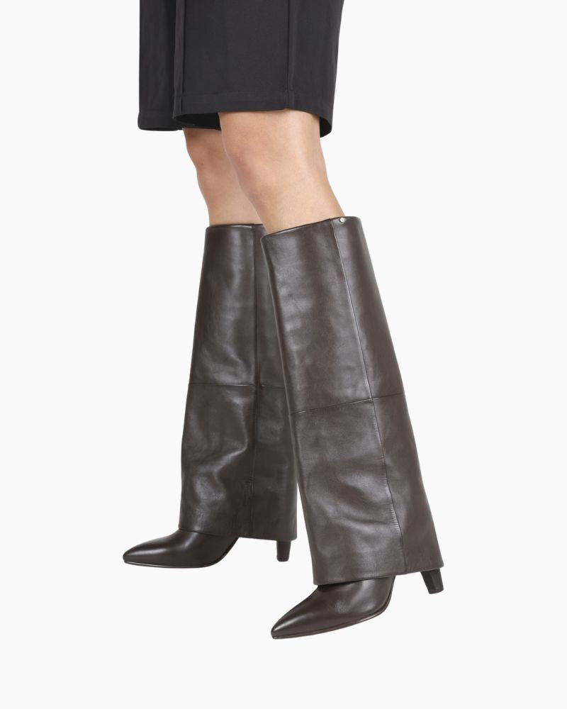 Side view of BRONX JAD'EY boots in coffee bean showing double shaft detail