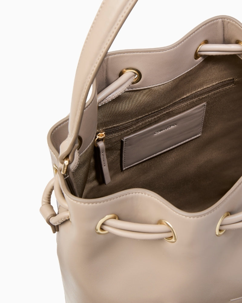 Calvin Klein bucket bag interior and lining detail – Áines Boutique