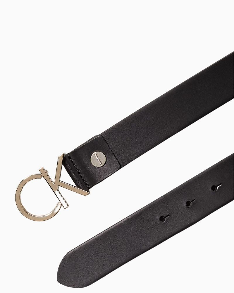 Close-up of Calvin Klein adjustable leather belt with 3.5cm width