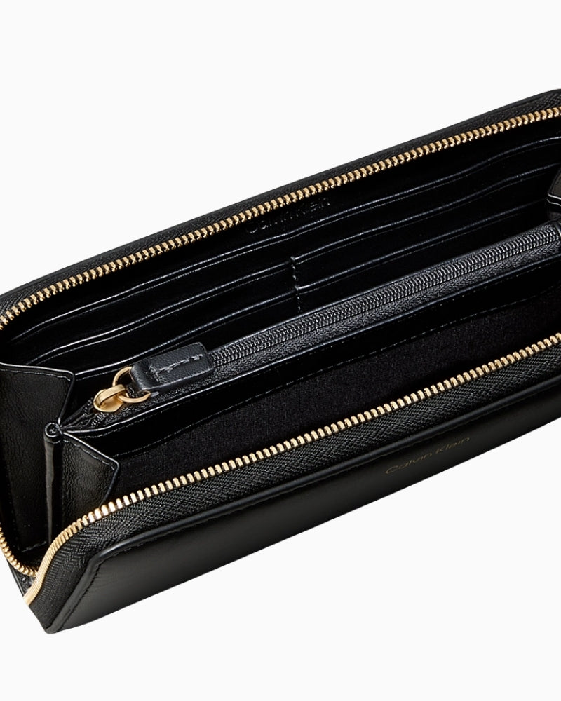 Interior view with zip coin pocket, billfold slot and card holders