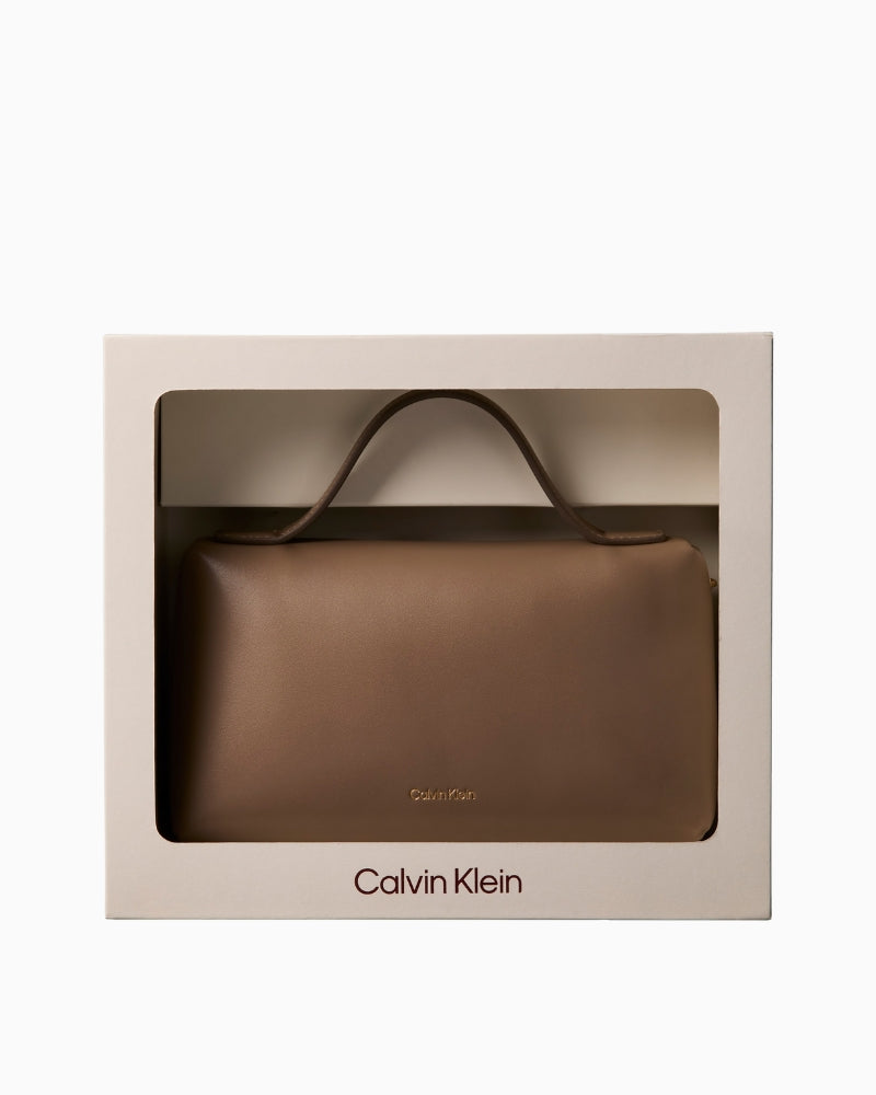Calvin Klein beauty case giftset in taupe, presented in gift set box – Áines Boutique