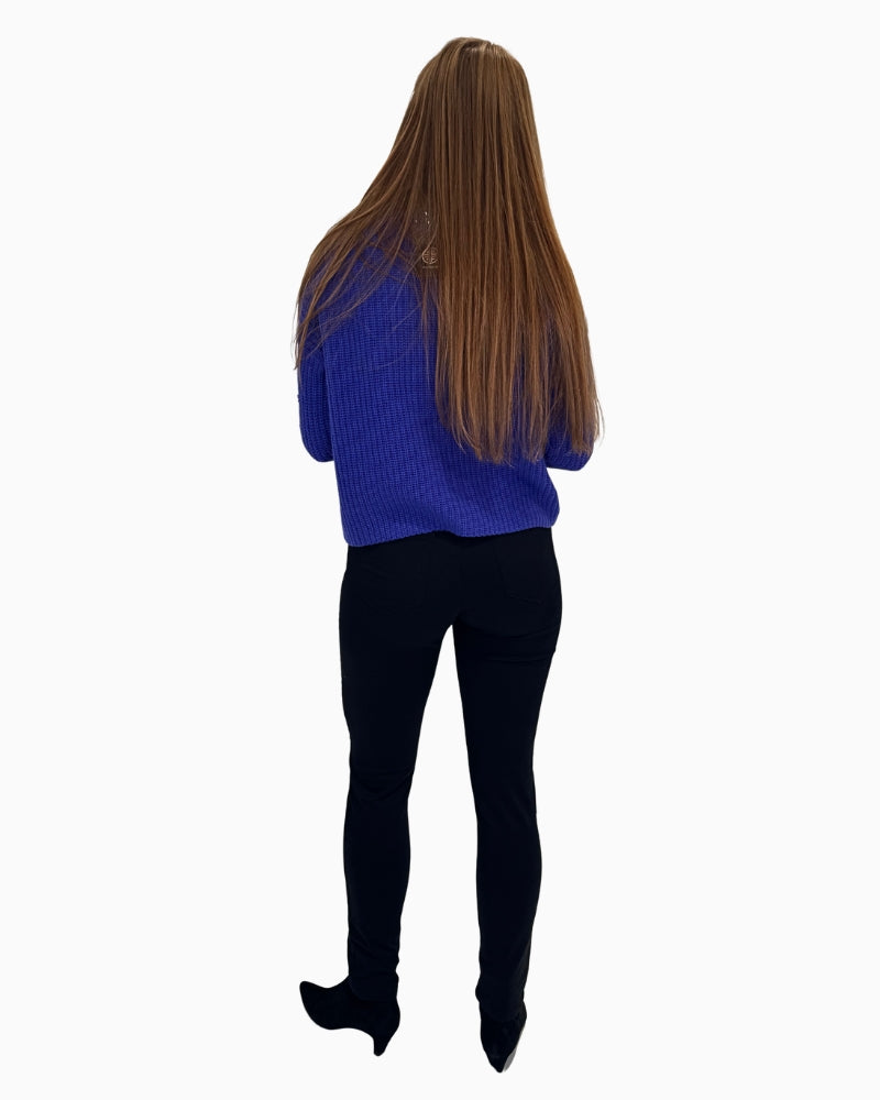 Back view of Faber Woman trousers in navy with neat back pockets