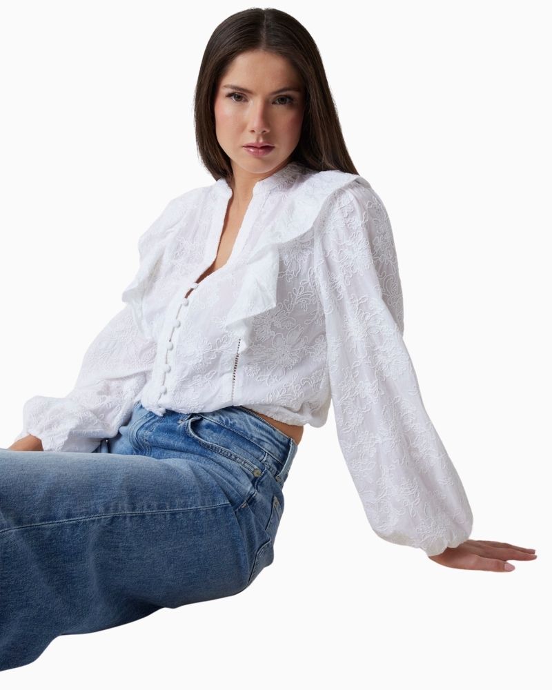 Tie-front cropped blouse with long sleeves and button-down front