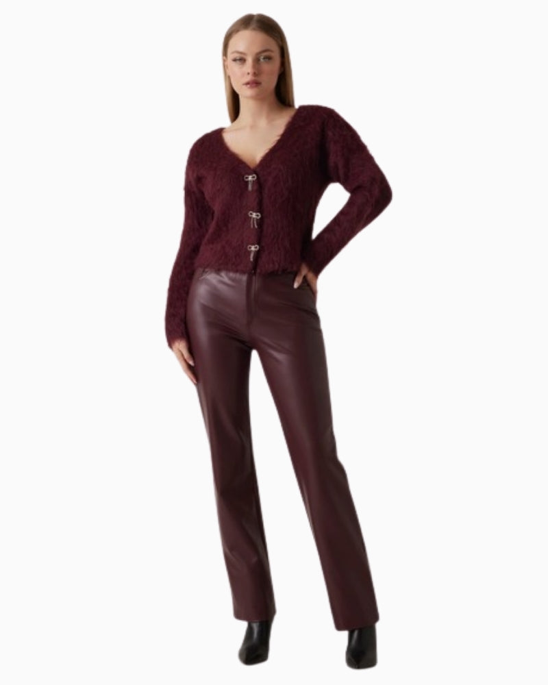 Feminine knit cardigan with slim fit and soft wool blend by GUESS