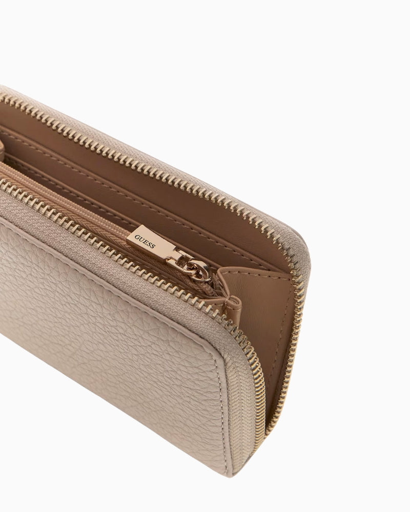 Guess Marsha Saffiano Wallet beige interior organisation – Áines Boutique