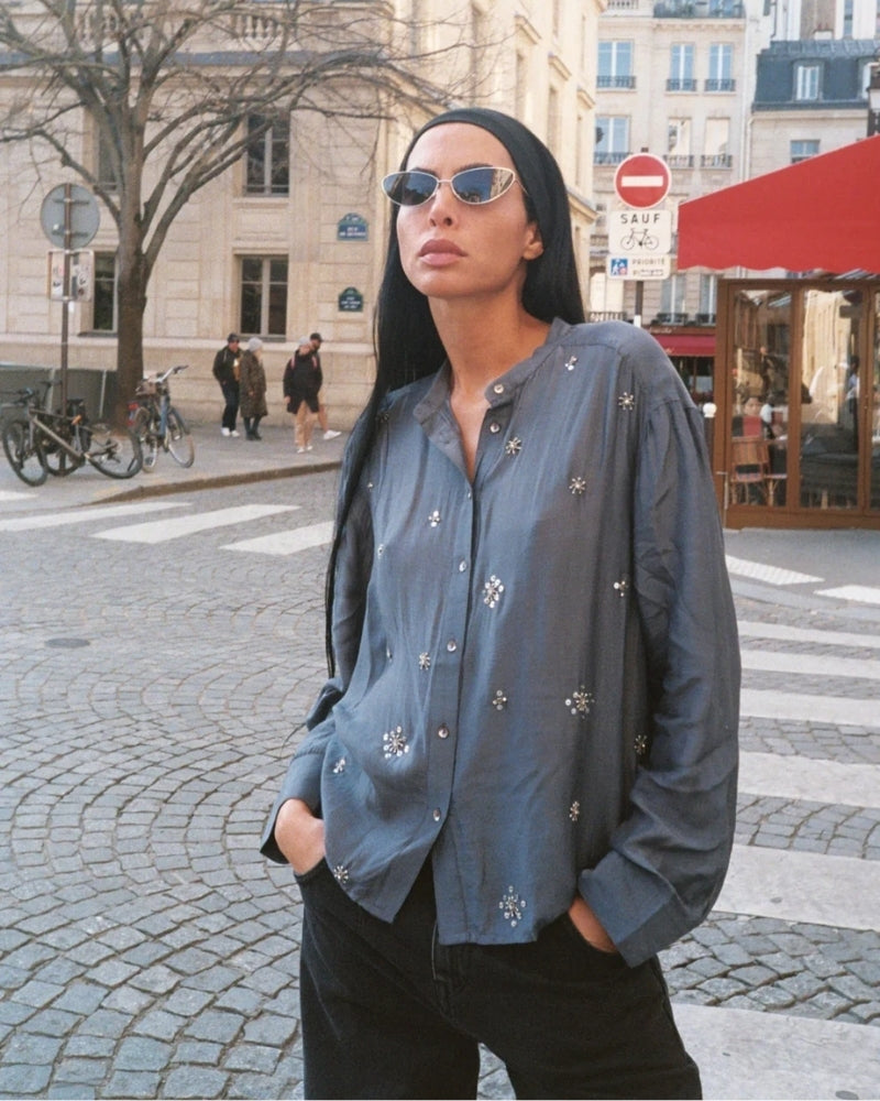 Women’s glam button-down shirt in dark silver viscose with pearl accents