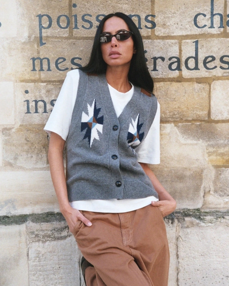 Heyanno Victory Knit Vest in wool-cashmere with button closure