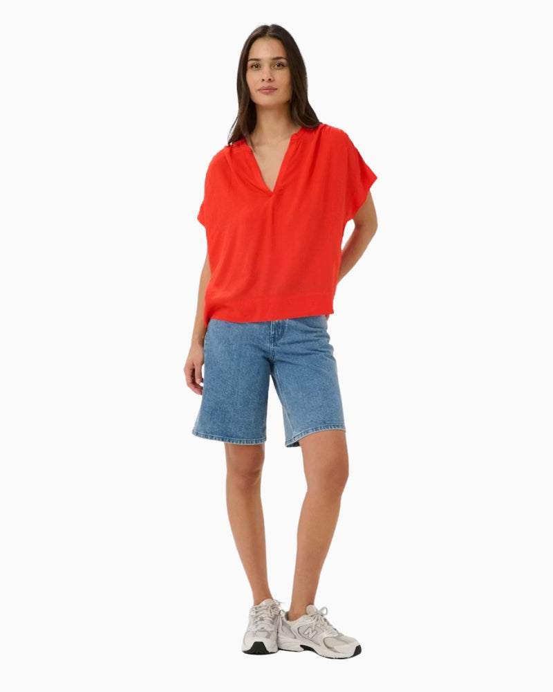 Kaffe KAmilia Linen Top in Poppy full outfit view