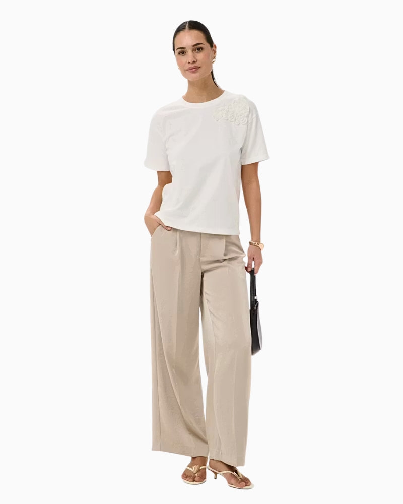 Kaffe KArosie T-shirt off white full length view