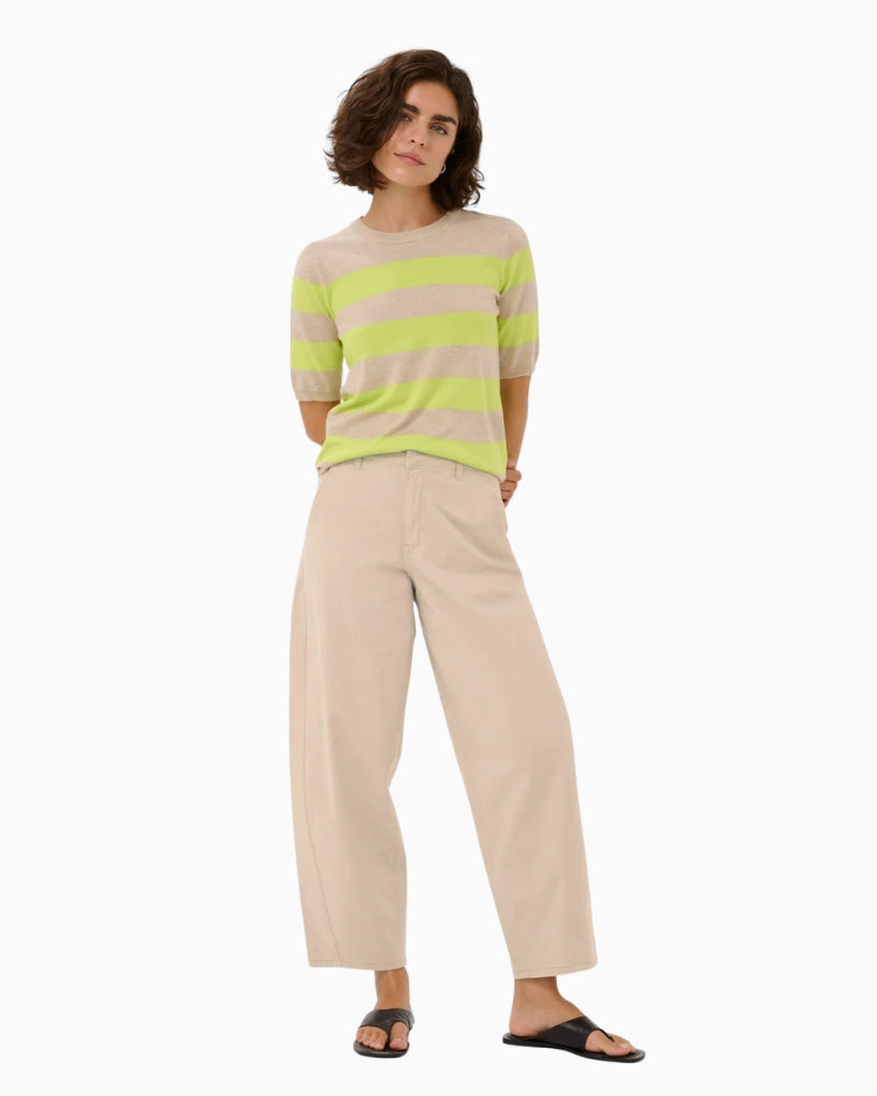 Kaffe Mette Barrel Pant beige leg shape detail
