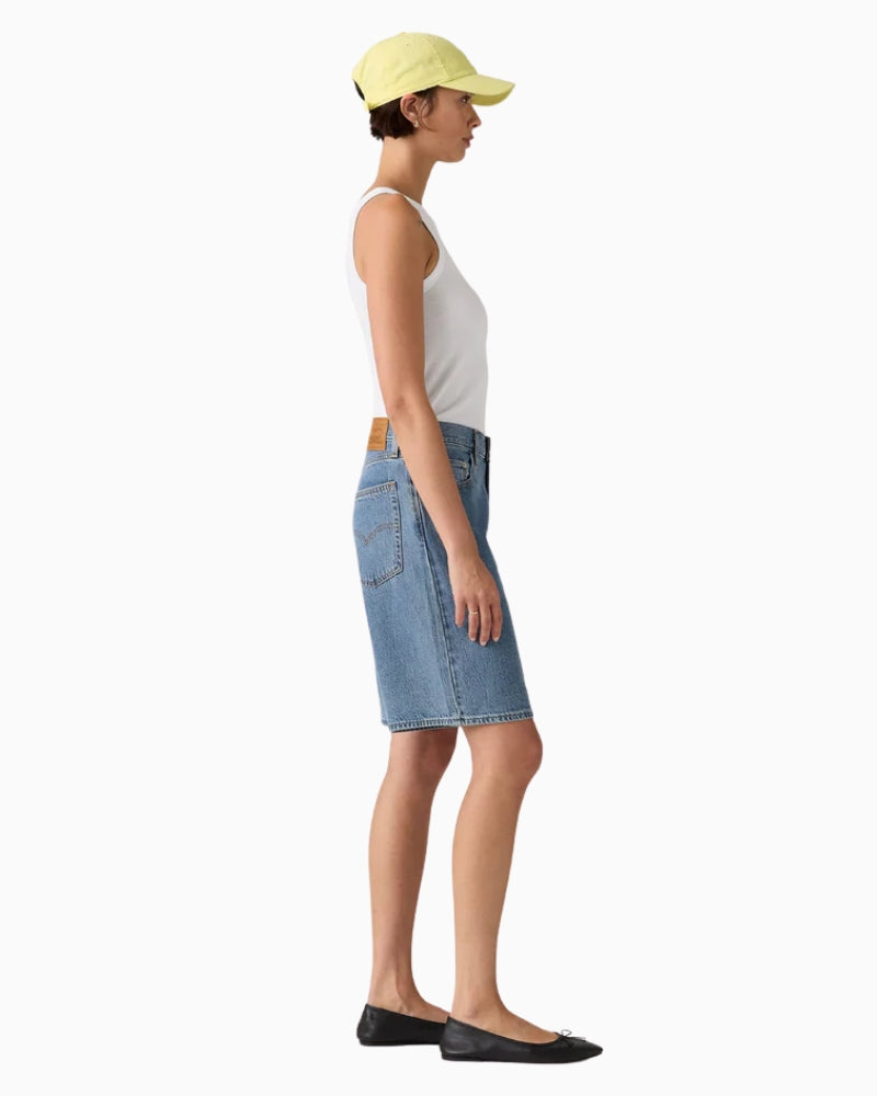 Levi’s Baggy Dad jorts, side view showing above-the-knee length – Áines Boutique