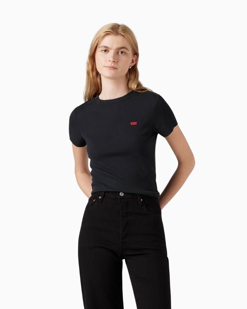 Cropped cotton sporty tee by Levi’s in slim fit with crew neckline and short sleeves