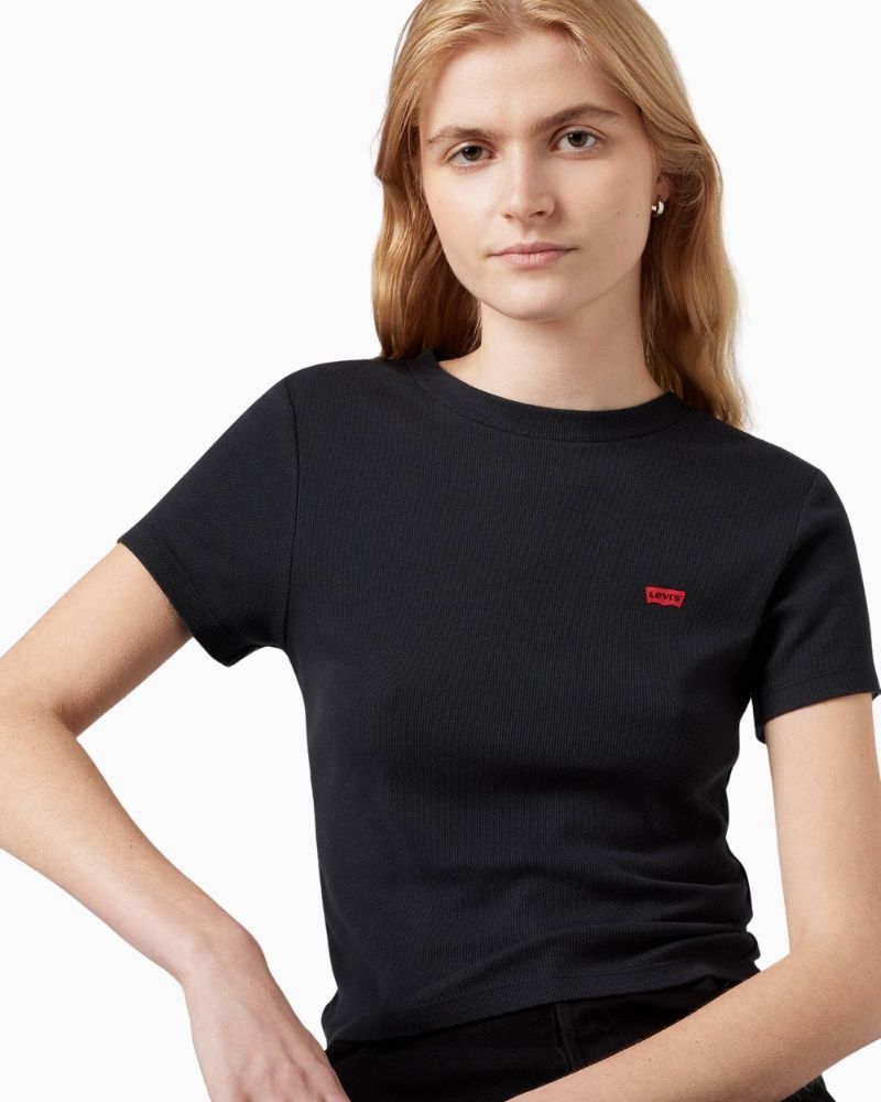 Close up view of Levi’s Essential Tee showing close fit and red tab branding
