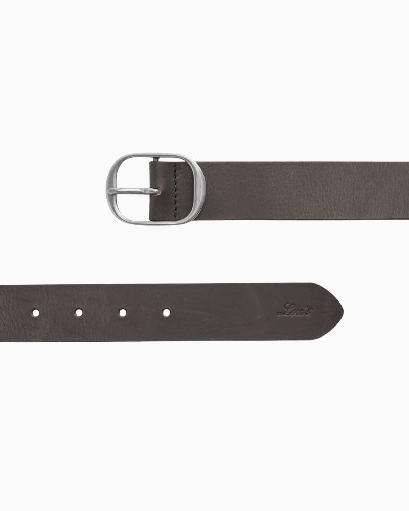 Close-up of 35mm leather belt showing texture and clean design