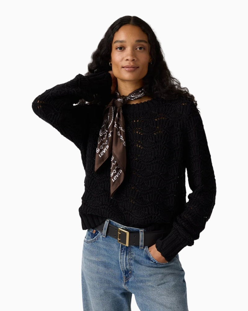 Woman styling Levi’s satin bandana around neck – Áines Boutique