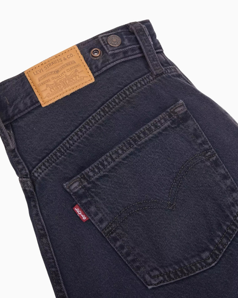 Levi's Cinch Wide-Leg Lightweight Women's Jeans in Dark Denim pocket detail
