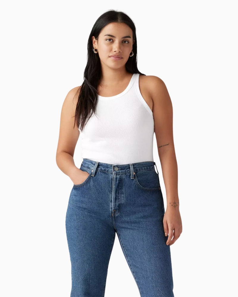 Woman wearing Levi’s Essential Racer tank top white, front view – Áines Boutique