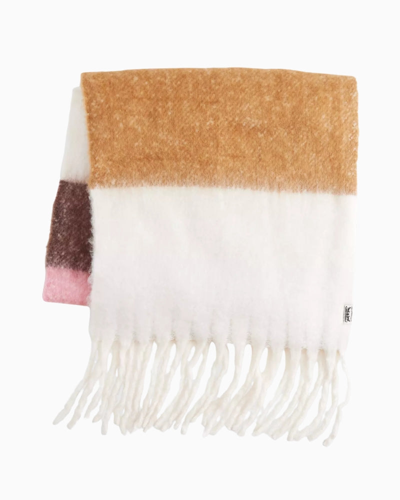 Levi's Fuzzy Scarf Jolea in Rose tassel detail