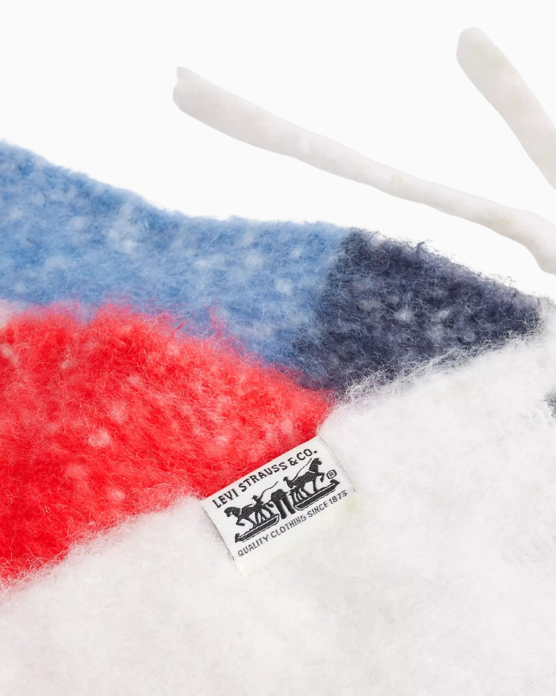 Levi's Fuzzy Scarf Zyla in Moonlight Blue Stripe logo detail