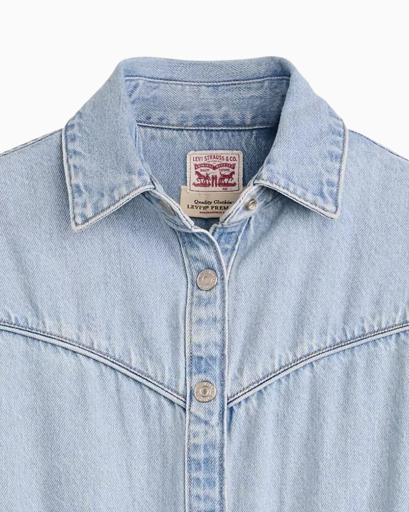 Levi's Short-Sleeve Logan Western Dress light wash collar detail
