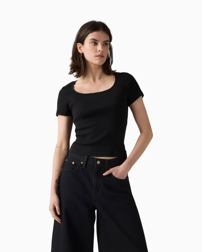 Levi’s Essential Square Neck Tee woman wearing top front view – Áines Boutique