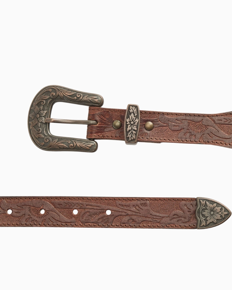 Close-up of hand-stained finish and classic metal buckle on Levi’s Rodeo belt