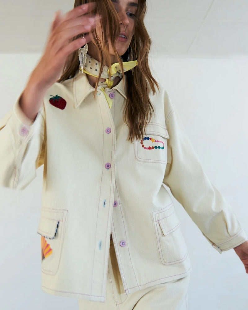 Woman wearing Lollys Laundry April jacket creme – Áines Boutique