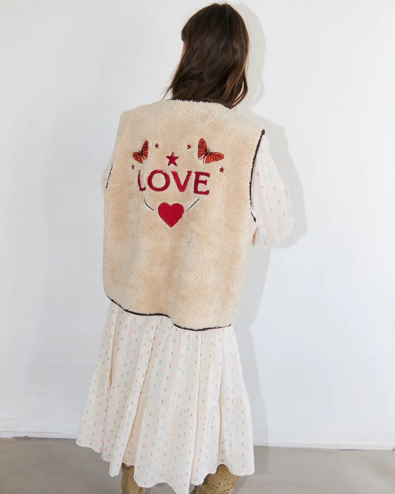 Lollys Laundry Jace Love teddy vest beige back embroidery view – Áines Boutique