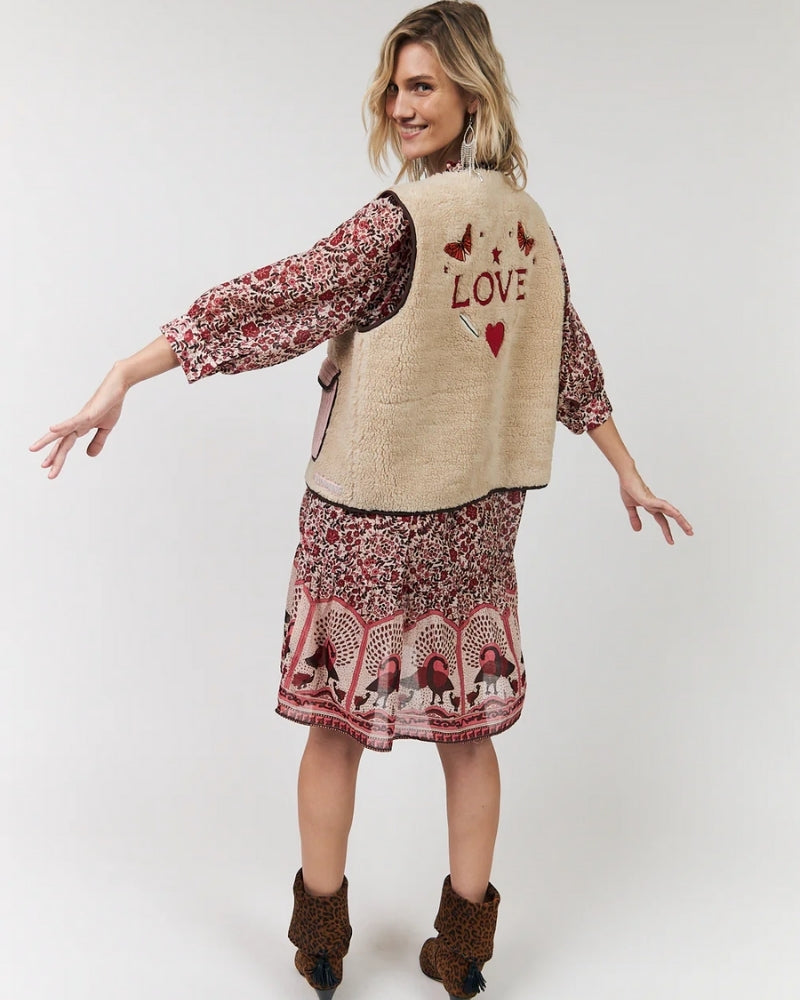 Lollys Laundry Jace Love vest beige side view – Áines Boutique