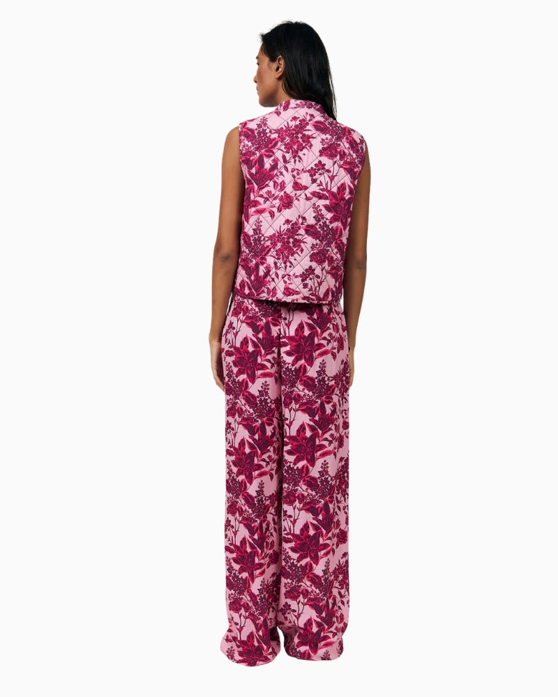 Woman wearing Lollys Laundry Cairoll vest pink back view – Áines Boutique