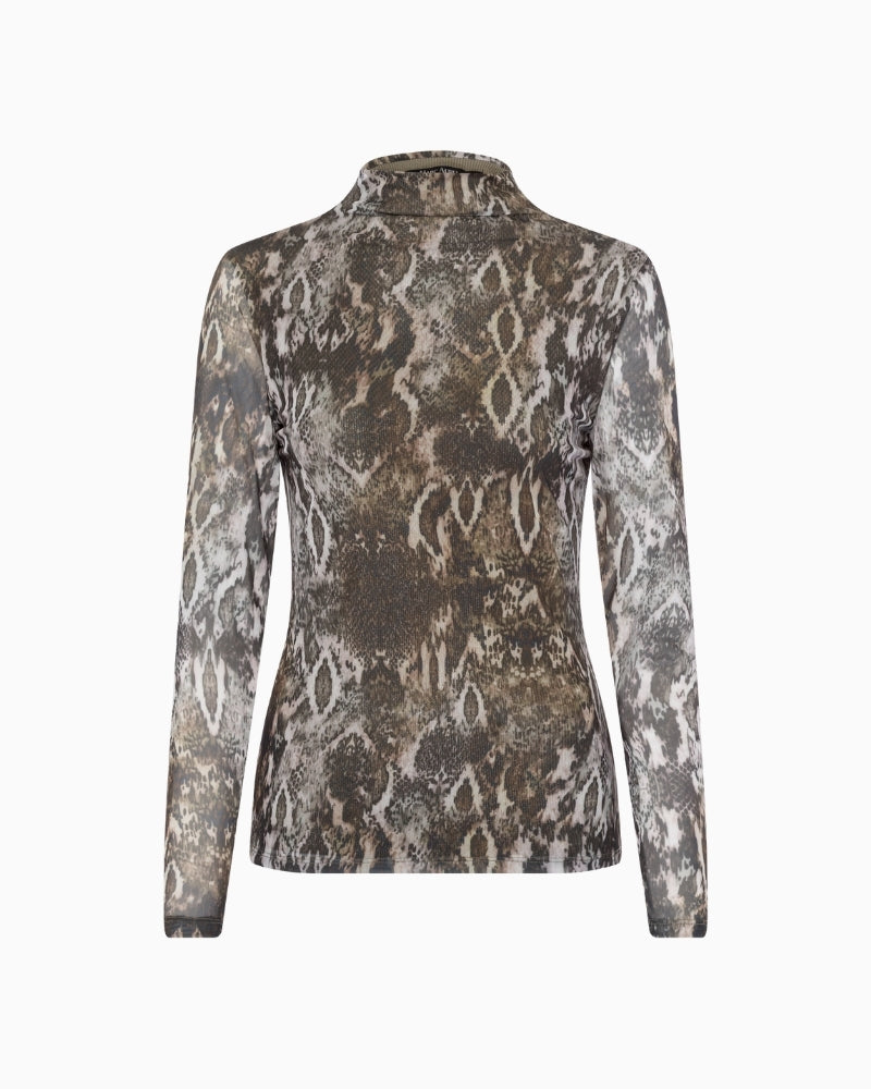 Back view with smooth finish and subtle tailoring