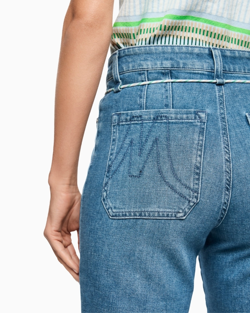 Marc Cain denim pants fabric texture and turn-up hem detail – Áines Boutique