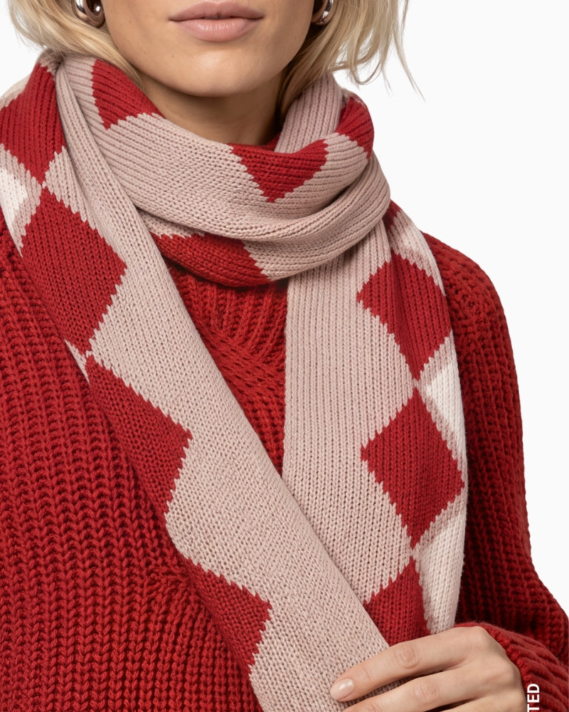 Monari Diamond Pattern Knitted Scarf in Beige showing diamond pattern