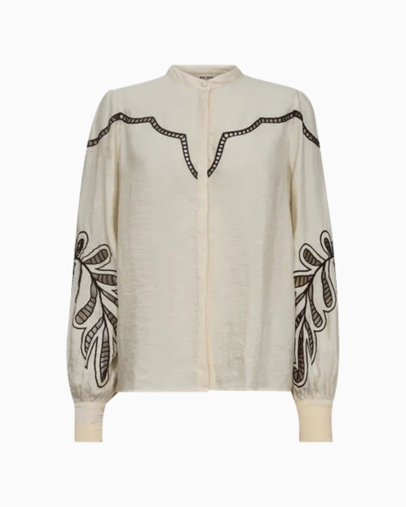 Front view of Az Jorda Shirt showing concealed buttons and smart fit