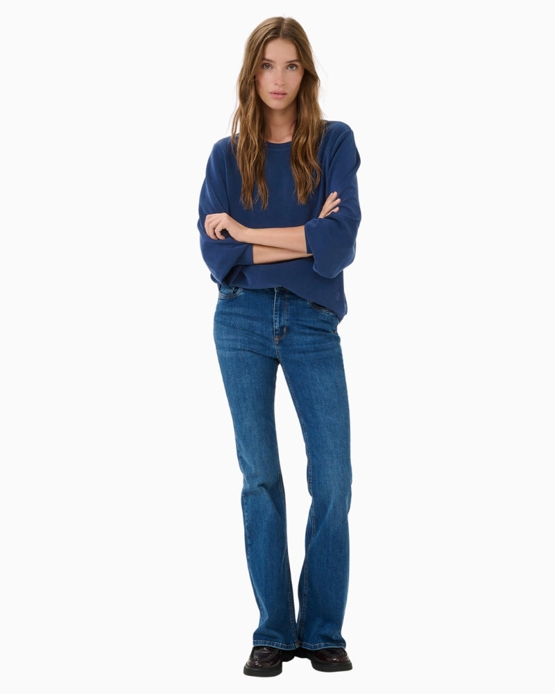 My Essential Wardrobe sweat blouse front view on woman – Áines Boutique