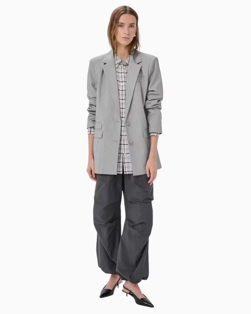 My Essential Wardrobe Hanna Blazer light grey melange model full outfit front