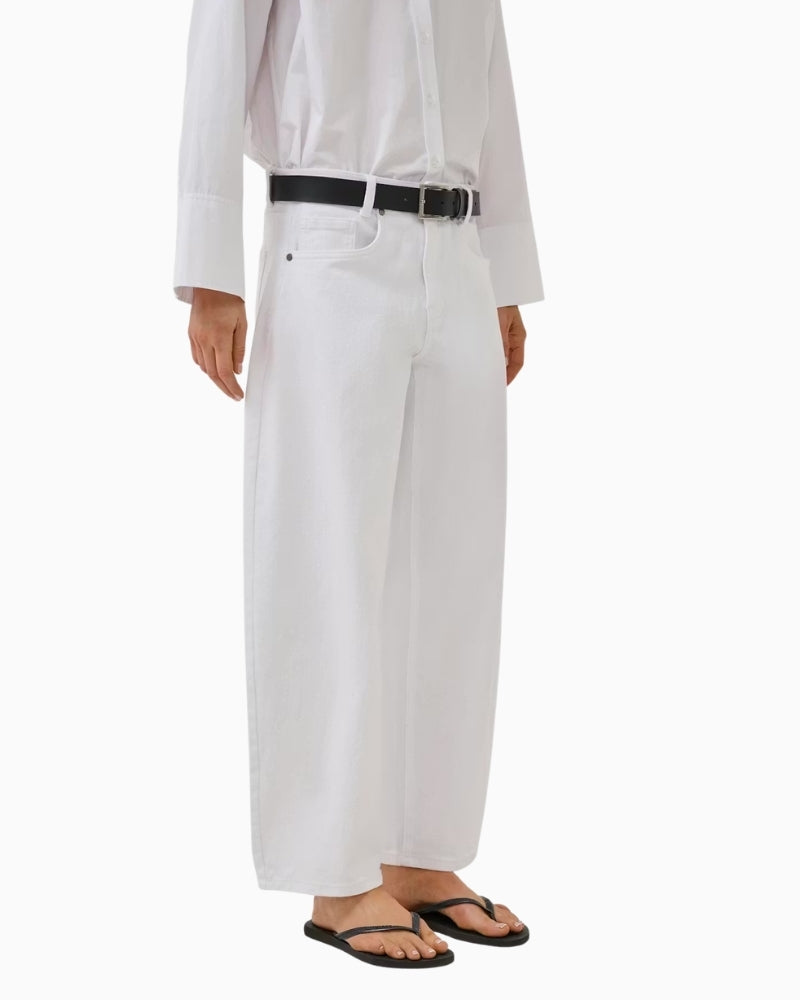 My Essential Wardrobe Hottie barrel jeans white front view high waist