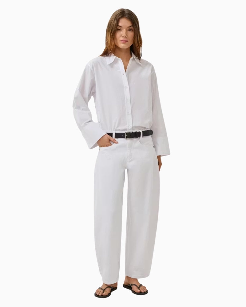 My Essential Wardrobe Hottie barrel jeans white front view high waist with matching shirt