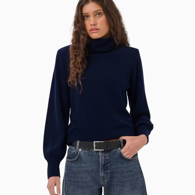 My Essential Wardrobe Jola Rollneck Pullover in Blue front view