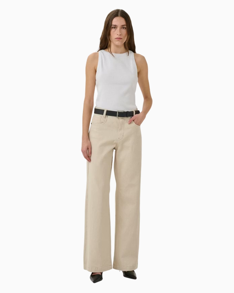 My Essential Wardrobe MWMandy Top white angled front view