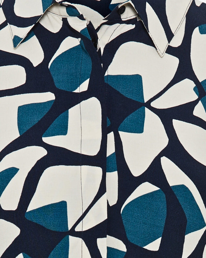 Close-up of hidden button placket and shirt collar