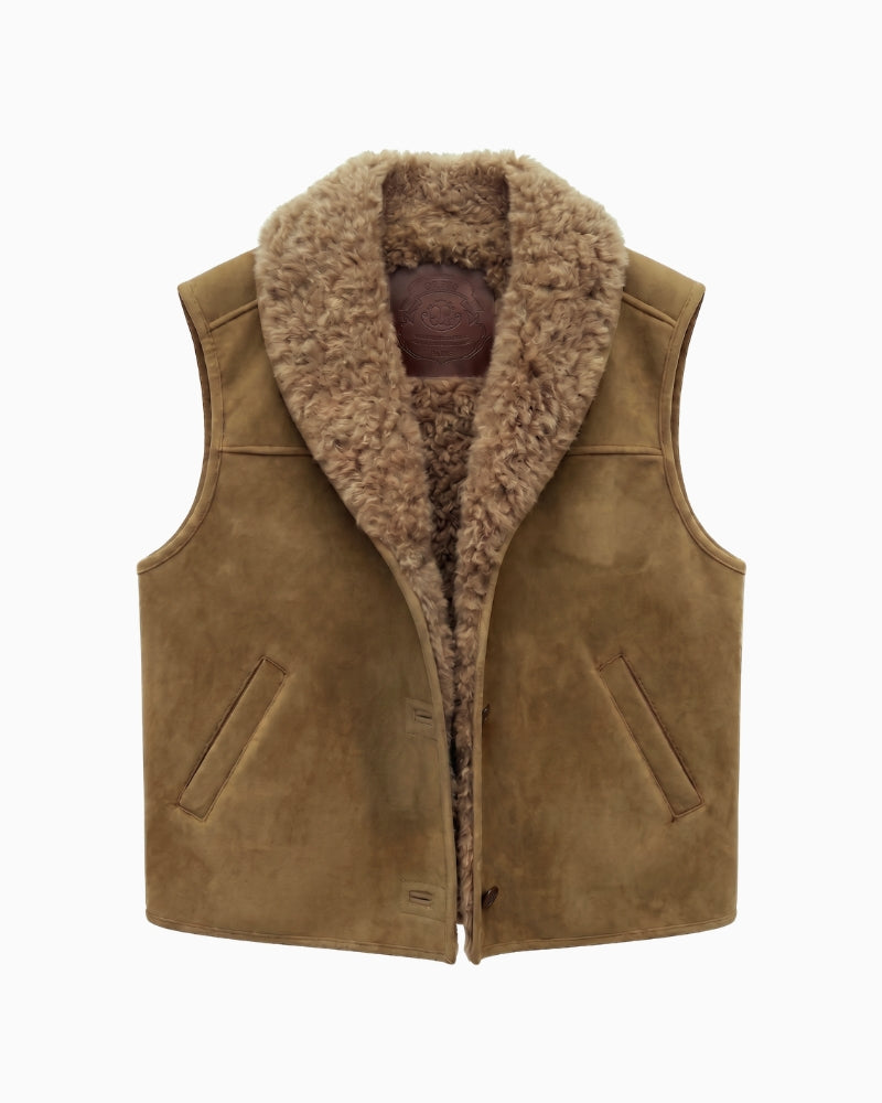 Orfeo Paris Madeline Gilet in camel front view with teddy-style lining, wide collar and front pockets