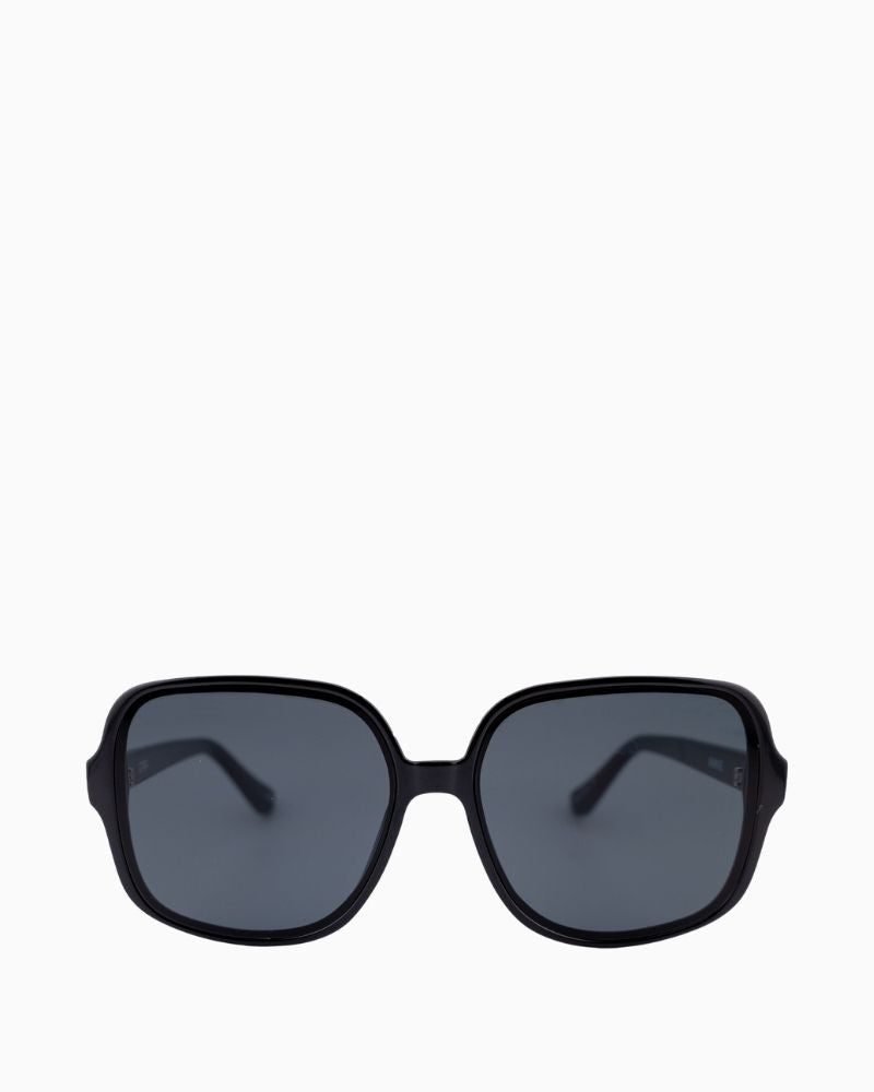 Otra Annie sunglasses in black with rounded frame and smoke lenses