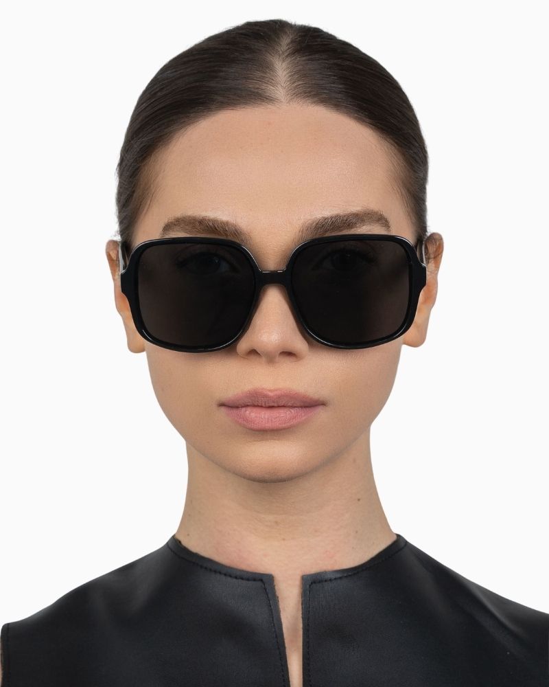 Otra Annie sunglasses in black with rounded frame and smoke lenses