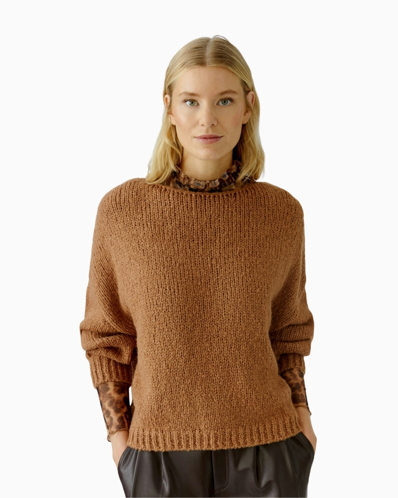 Oui camel pullover in ANGEL yarn with oversized fit and cropped shape